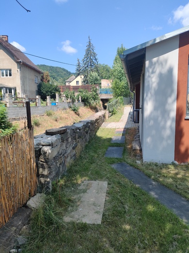Cesta k parkovacím místům