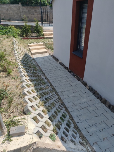 Přístupová cesta